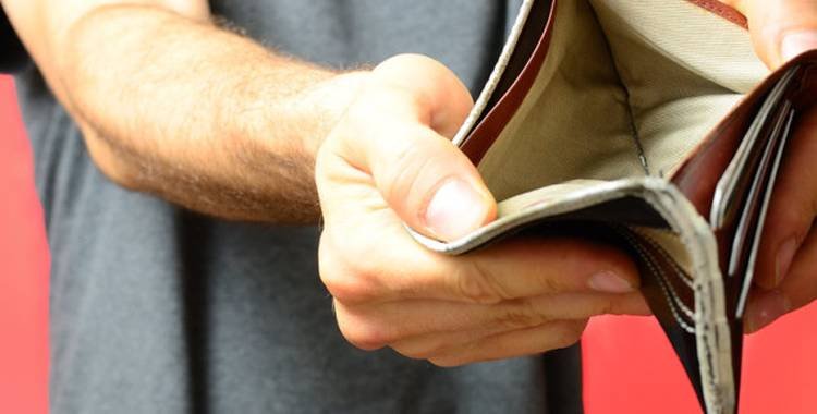How To Save 1000 While Living Paycheck To Paycheck Myfinance - 